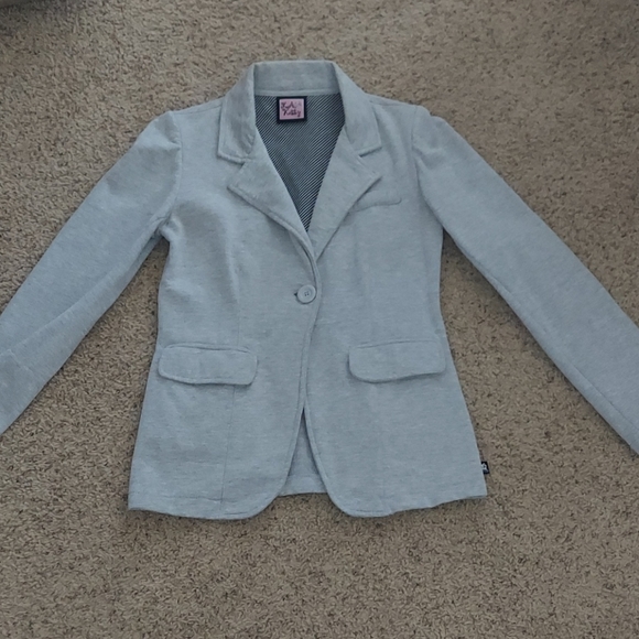 Blazer - Picture 1 of 5